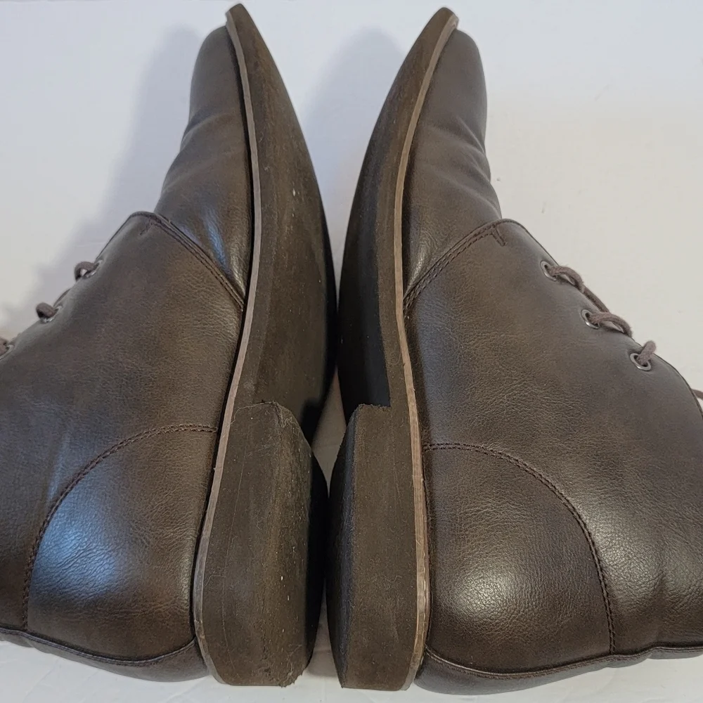 GUESS Mens Dark Brown Joey's Chukka Boots Sz 10.5 Lace-up Fall Casual Chic Vegan